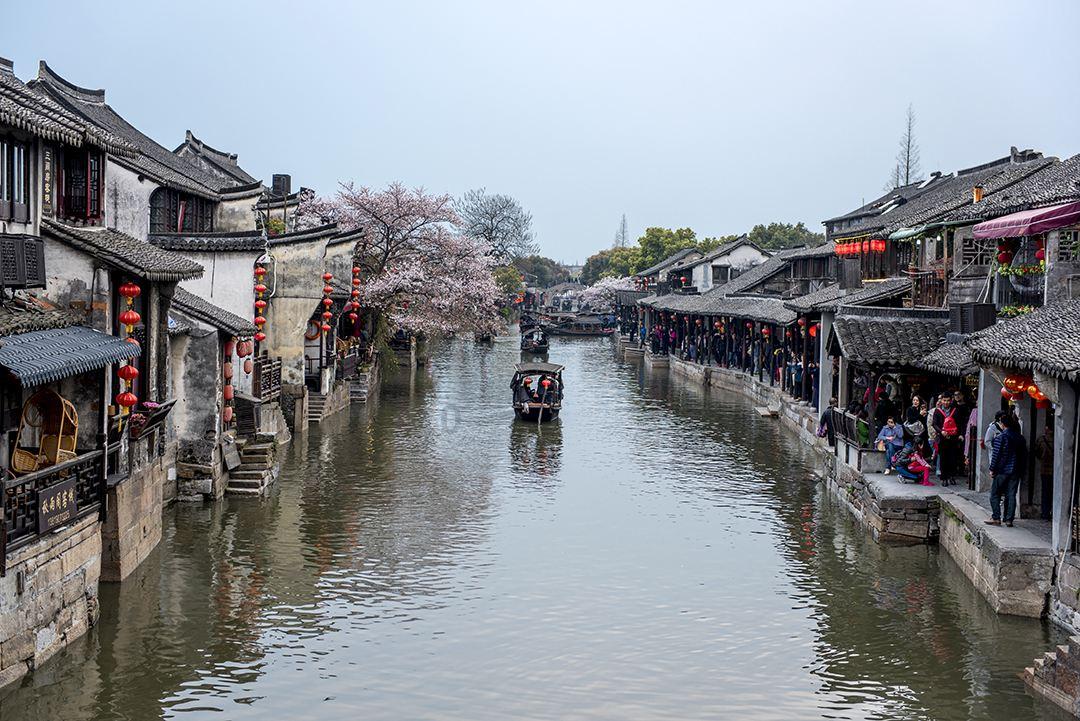 逃离沙漠建筑